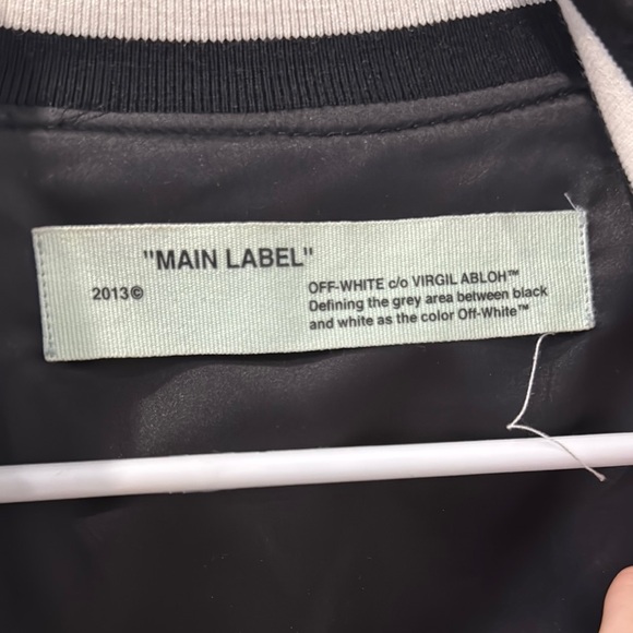 Off-white - Picture 3 of 5